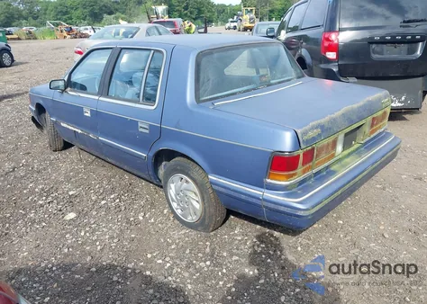 1992 Dodge Spirit z USA, uszkodzony, nr VIN 1B3XA46K1NF176704
